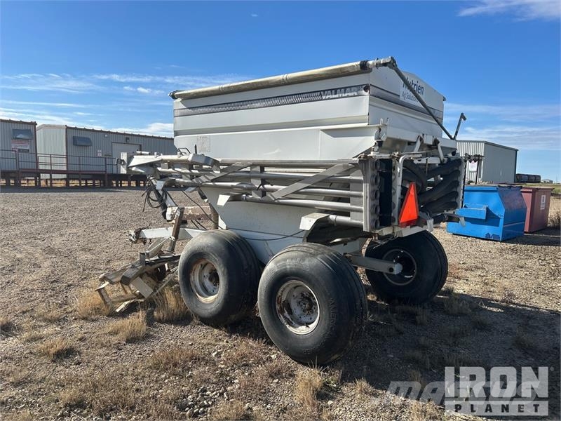 Valmar 500PT 36 ft T/A Pull-Type Fertilizer Spreader Fertilizantes para pulverizadores