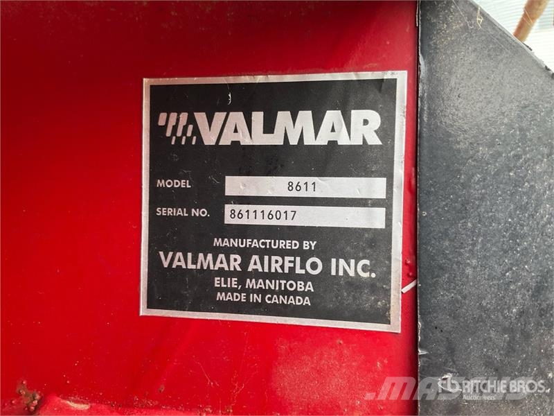 Valmar 8611 64 ft Air Boom S/A Fertilizer Applicator معدات فرد المواد المعدنية