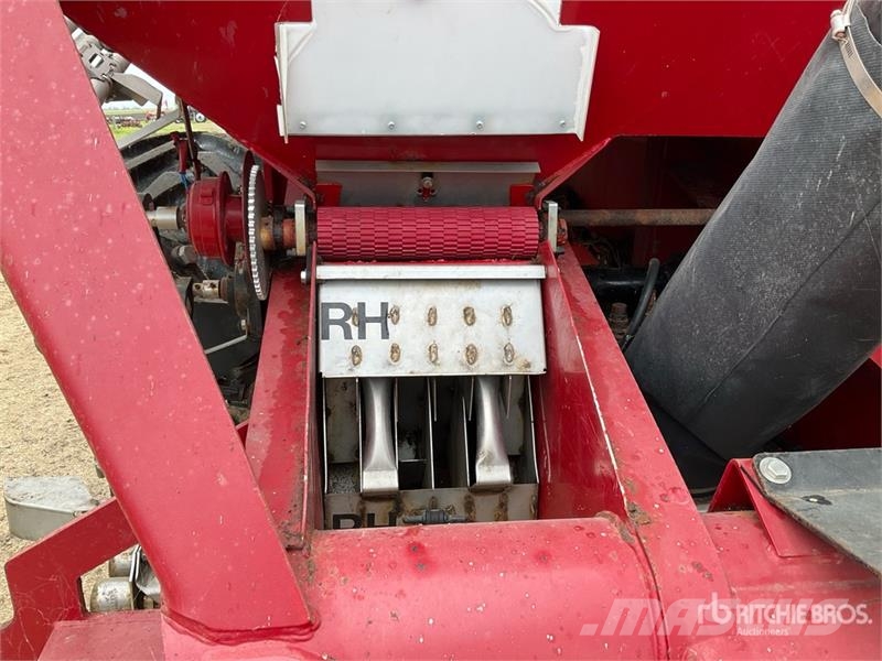 Valmar 8611 64 ft Air Boom S/A Fertilizer Applicator معدات فرد المواد المعدنية