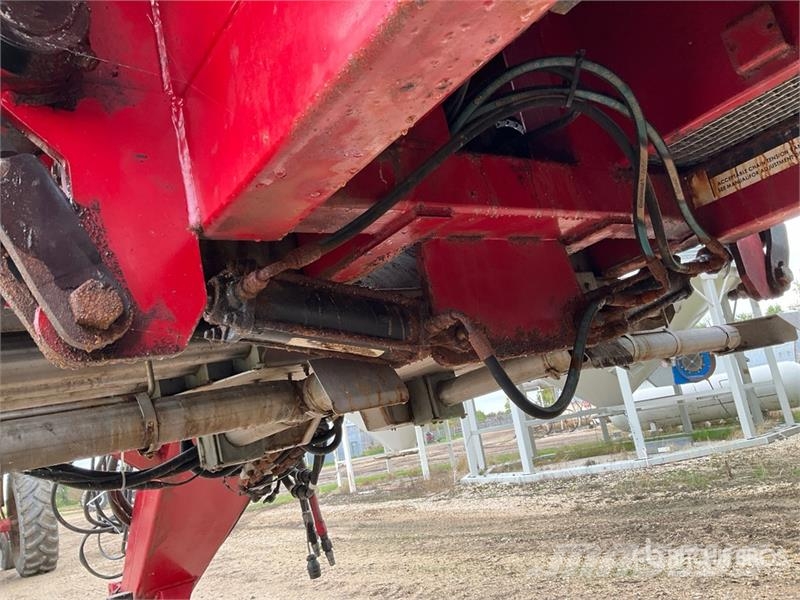 Valmar 8611 64 ft Air Boom S/A Fertilizer Applicator معدات فرد المواد المعدنية