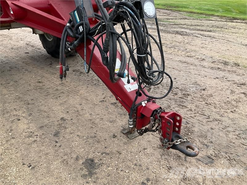 Valmar 8611 64 ft Air Boom S/A Fertilizer Applicator معدات فرد المواد المعدنية