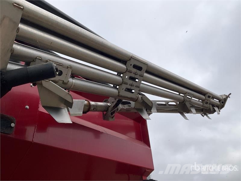 Valmar 8611 64 ft Air Boom S/A Fertilizer Applicator معدات فرد المواد المعدنية