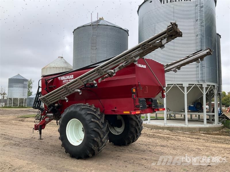 Valmar 8611 64 ft Air Boom S/A Fertilizer Applicator معدات فرد المواد المعدنية