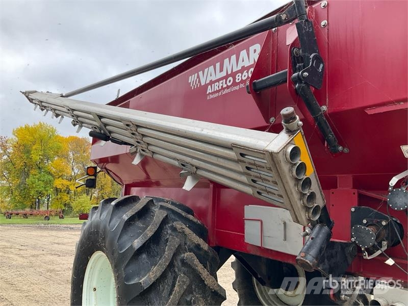 Valmar 8611 64 ft Air Boom S/A Fertilizer Applicator معدات فرد المواد المعدنية