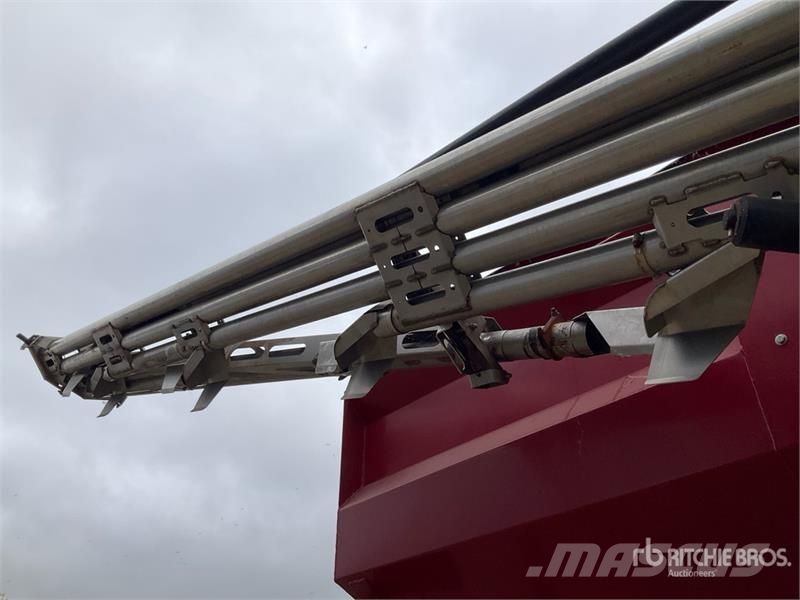 Valmar 8611 64 ft Air Boom S/A Fertilizer Applicator معدات فرد المواد المعدنية