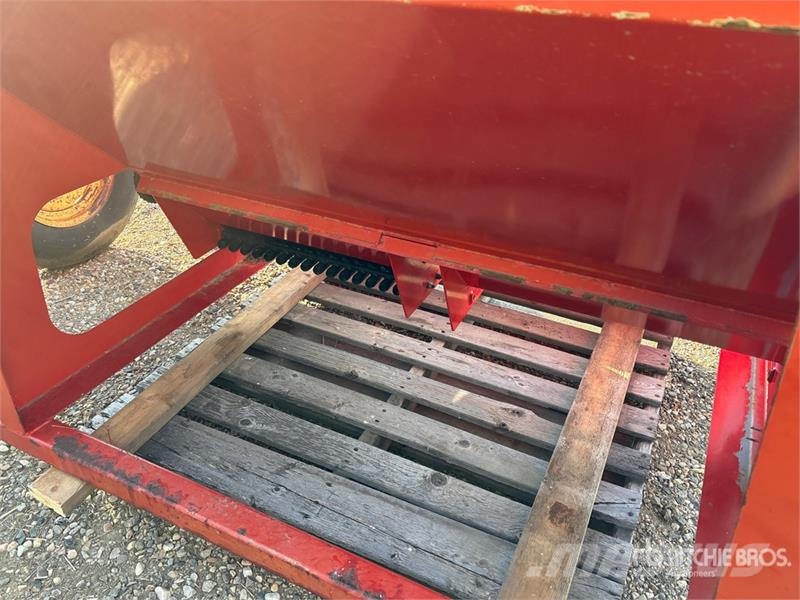 Valmar Airflo 320 Fertilizer Applicator Trosilniki mineralnega gnojila