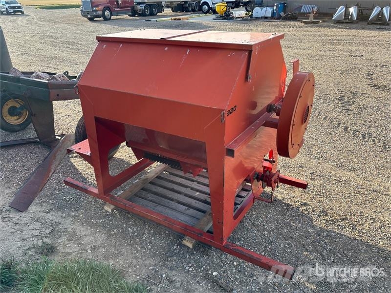 Valmar Airflo 320 Fertilizer Applicator Trosilniki mineralnega gnojila