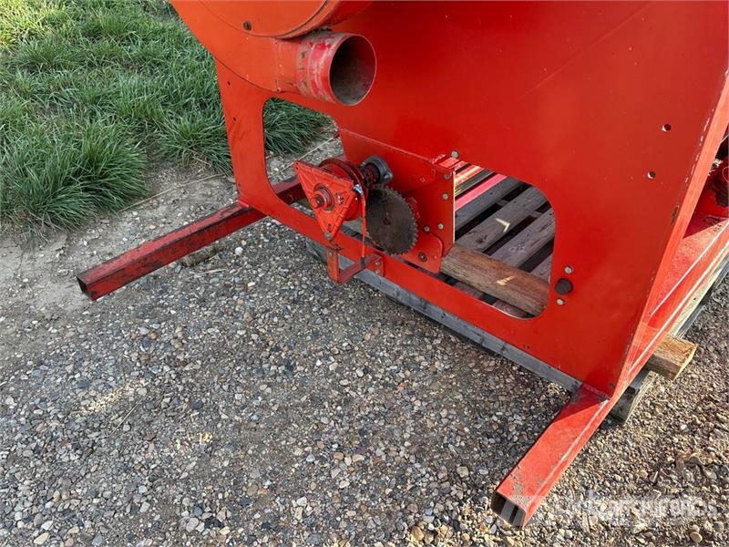 Valmar Airflo 320 Fertilizer Applicator Trosilniki mineralnega gnojila