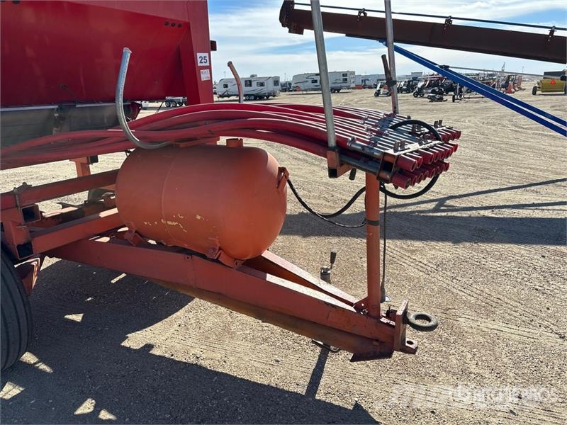 Valmar Airflo 4400 T/A Fertilizer Applicator Розсіювач мінеральних добрив