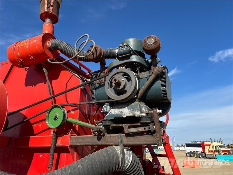Valmar Airflo 4400 T/A Fertilizer Applicator Розсіювач мінеральних добрив