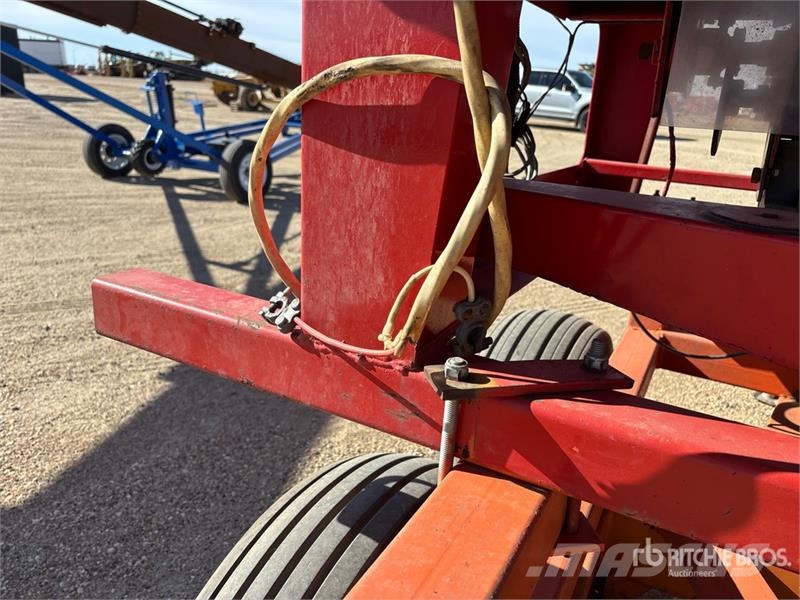 Valmar Airflo 4400 T/A Fertilizer Applicator Розсіювач мінеральних добрив