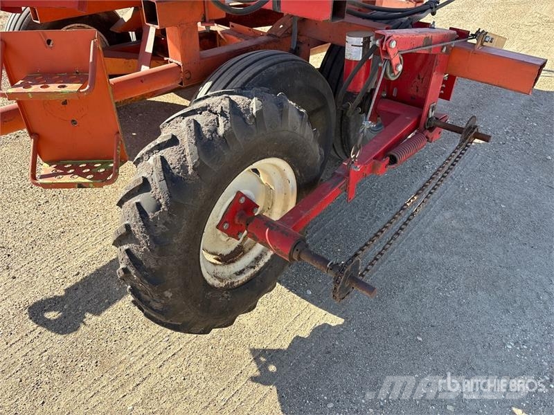 Valmar Airflo 4400 T/A Fertilizer Applicator Розсіювач мінеральних добрив