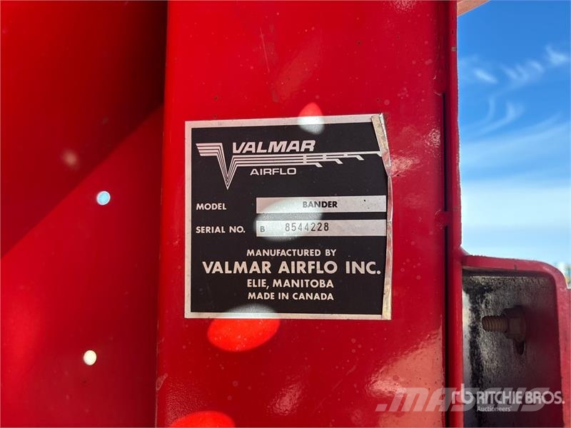 Valmar Airflo 4400 T/A Fertilizer Applicator Розсіювач мінеральних добрив