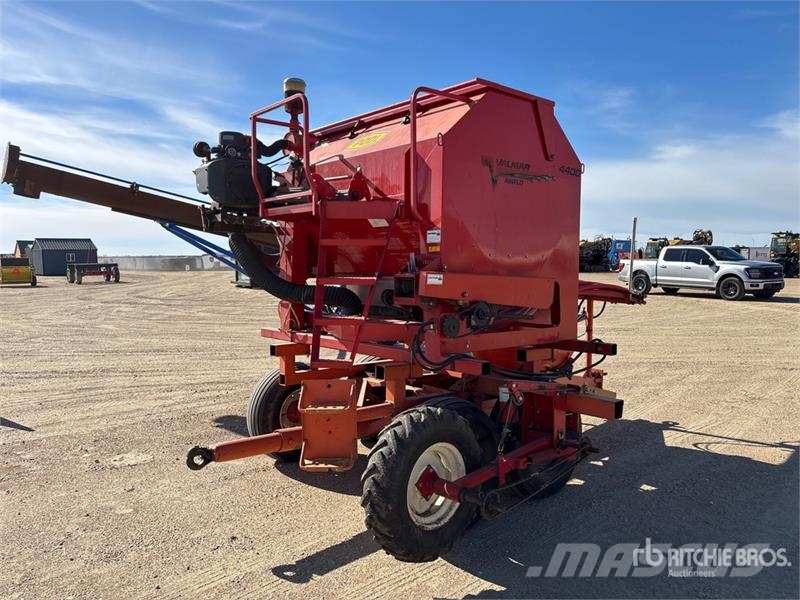 Valmar Airflo 4400 T/A Fertilizer Applicator Розсіювач мінеральних добрив