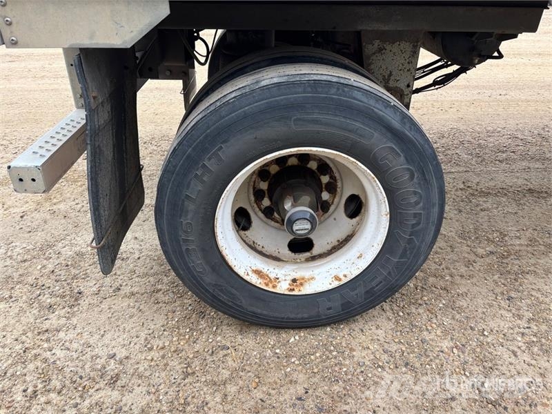 Vanguard 28 ft Pup S/A Refrigerated Trailer Dobozos pótkocsik