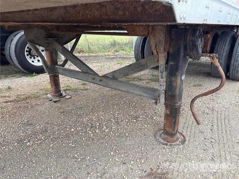 Vanguard 28 ft x 102 in T/A Van Trailer Причепи-фургони