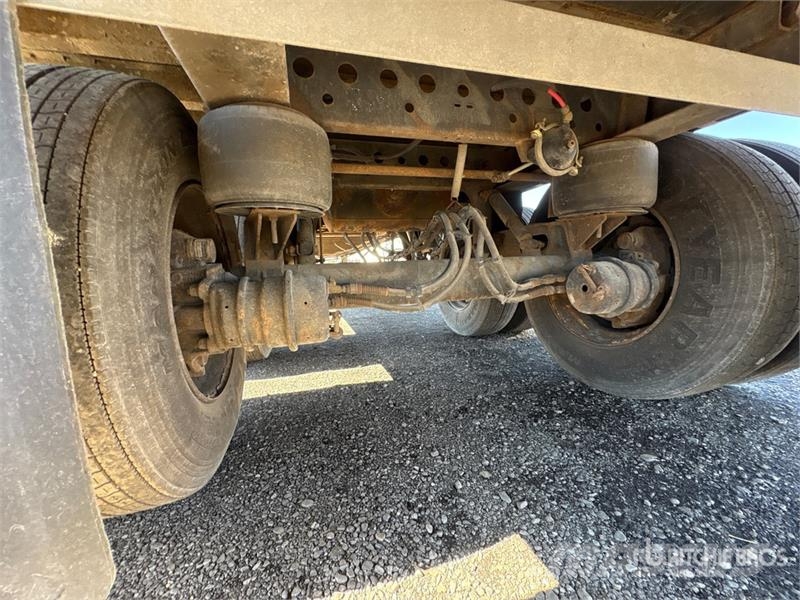 Vanguard 53 ft T/A Van Trailer Furgons