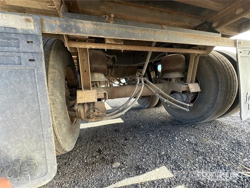 Vanguard 53 ft T/A Van Trailer Furgons