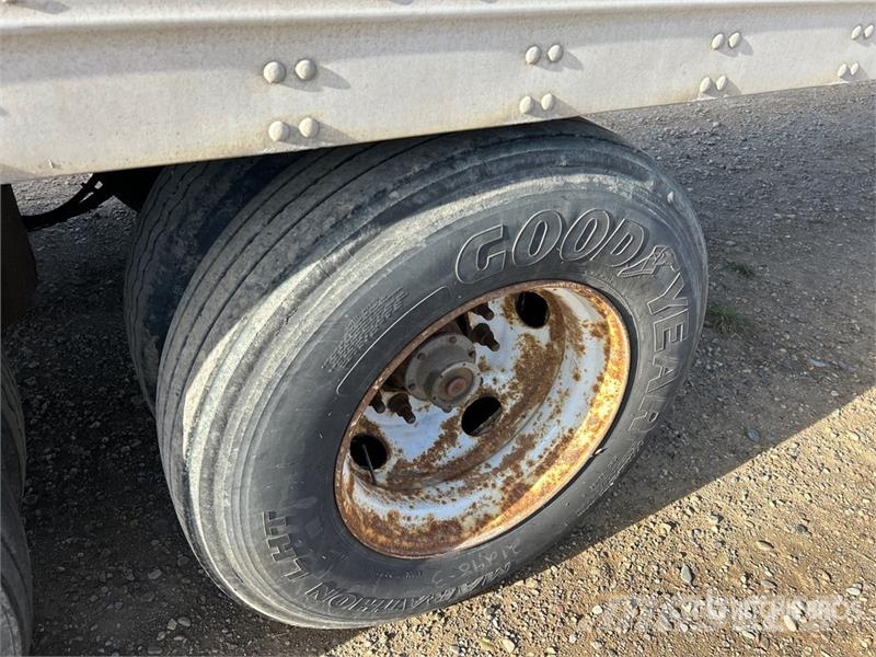 Vanguard 53 ft x 102 in T/A Van Trailer Dobozos pótkocsik