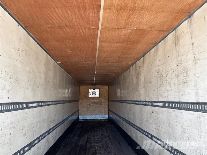 Vanguard 53 ft x 102 in Tri/A Van Trailer Furgons