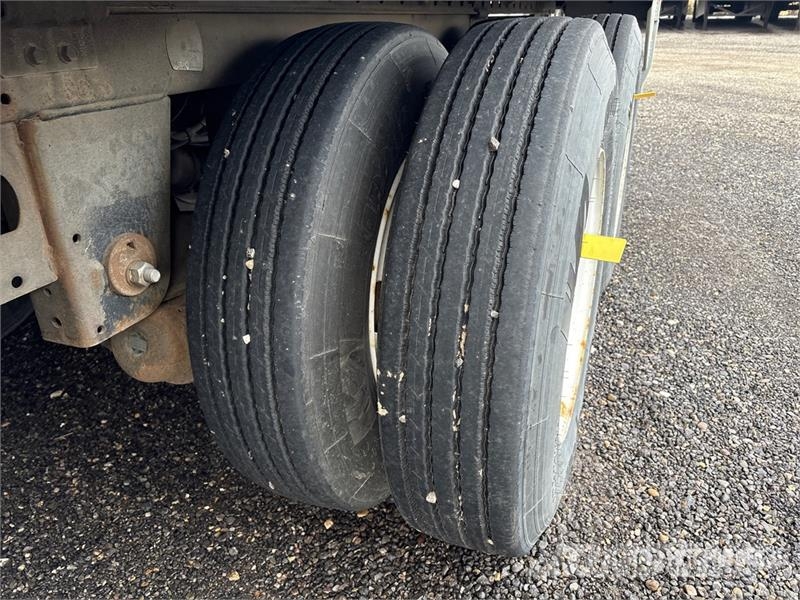 Vanguard 53 ft x 102 in T/A Van Trailer مقطورات ذات هيكل صندوقي
