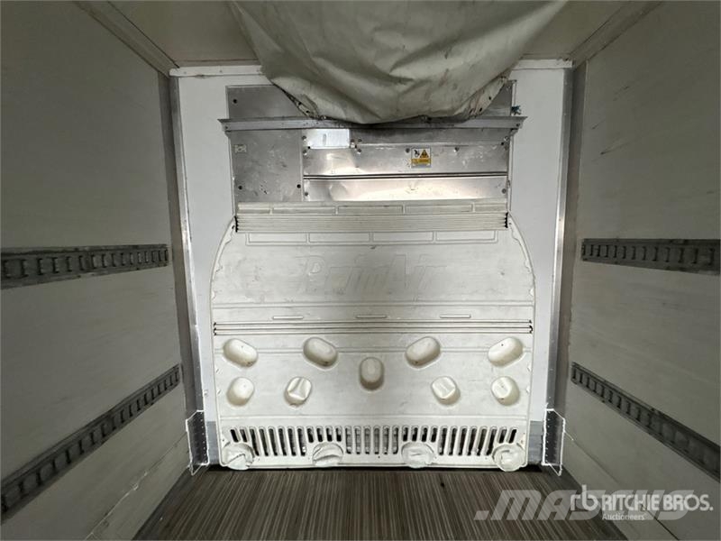 Vanguard 53 ft x 102 in Tri/A Refrigerated Trailer Temperature controlled semi-trailers