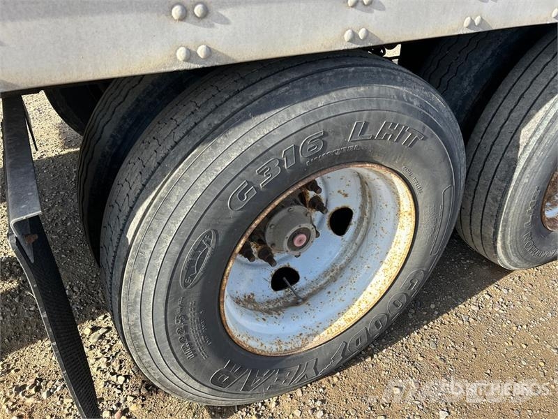 Vanguard 53 ft x 102 in T/A Van Trailer Dobozos pótkocsik