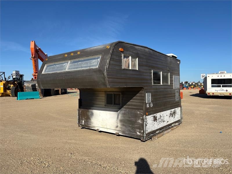 Vanguard P80 8 ft Truck Camper 露營車和有篷卡車