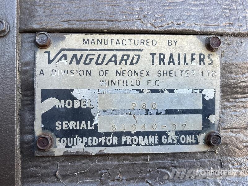 Vanguard P80 8 ft Truck Camper 露營車和有篷卡車