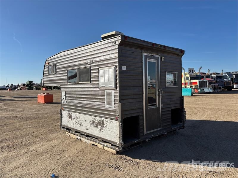 Vanguard P80 8 ft Truck Camper 露營車和有篷卡車
