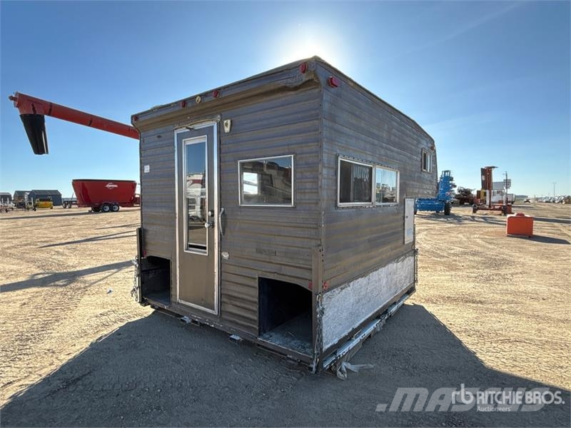 Vanguard P80 8 ft Truck Camper 露營車和有篷卡車