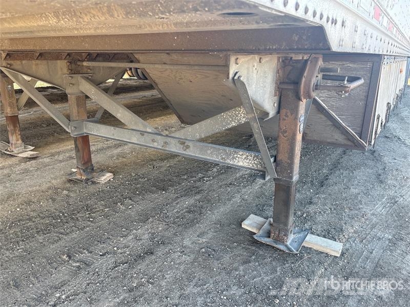Vanguard VIP 53 ft x 102 in T/A Van Trailer Причепи-фургони