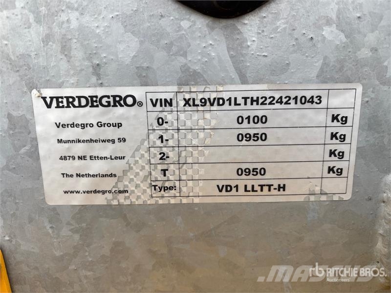  Verdegro HLT-6100 2.4 kW Solar Light Tower Light towers