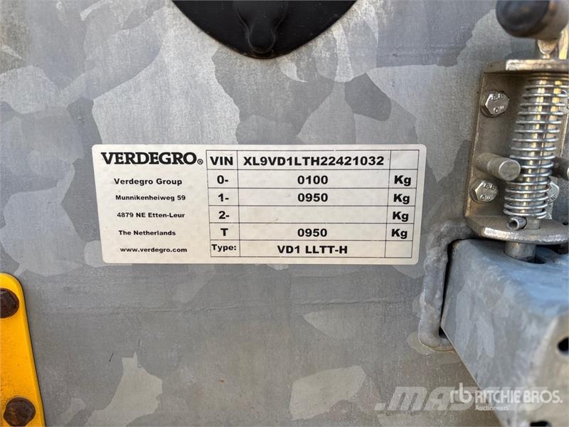  Verdegro HLT-6100 2.4 kW Solar Light Tower Light towers