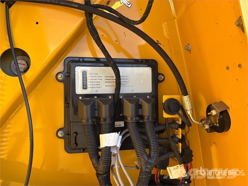 Vermeer 605N Select Round Baler Lisy na okrúhle balíky