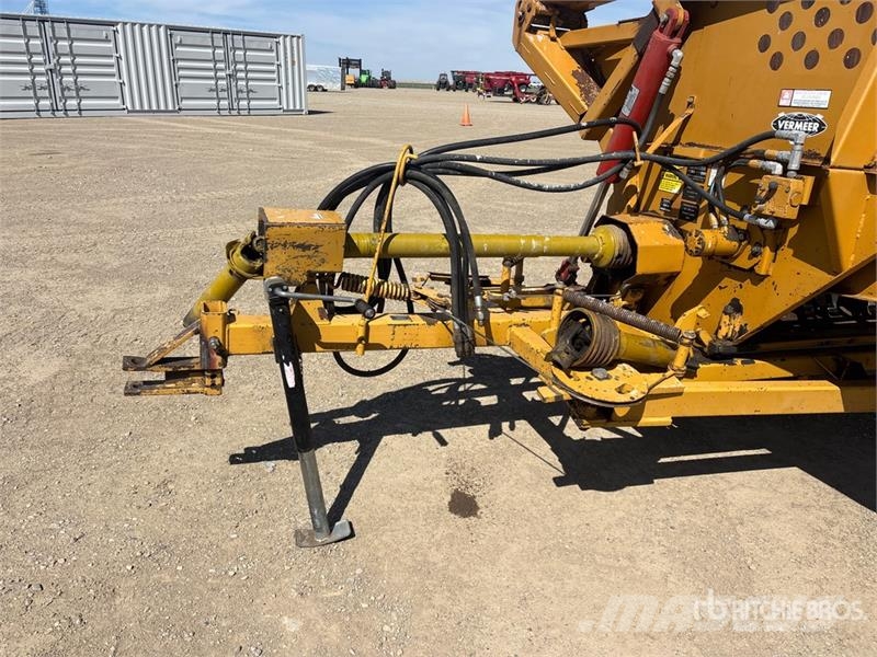 Vermeer BBT256 Bale Processor Balenhakselaars, -snijders en -afwikkelaars