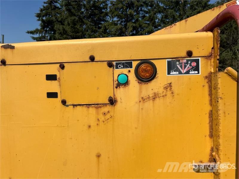 Vermeer BC1800XL Tow-Behind Wood Chipper ウッドチッパー
