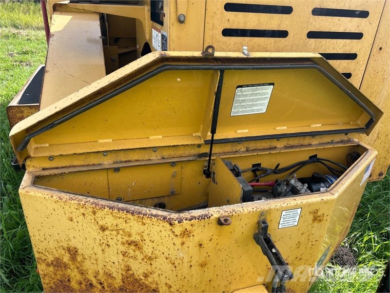 Vermeer BC1800XL Tow-Behind Wood Chipper ウッドチッパー