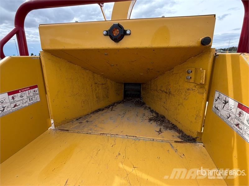Vermeer BC700XL Tow-Behind Wood Chipper Trituradoras de madera
