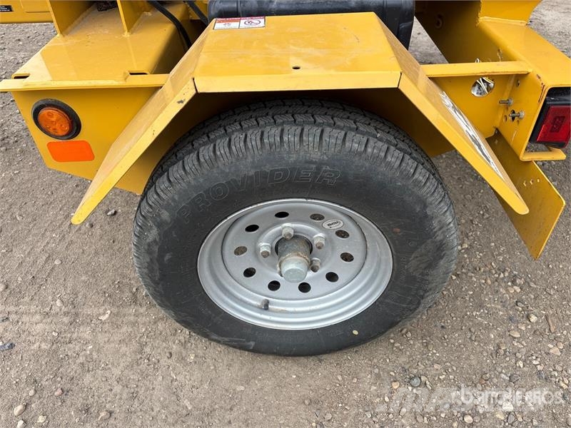 Vermeer BC700XL Tow-Behind Wood Chipper Trituradoras de madera