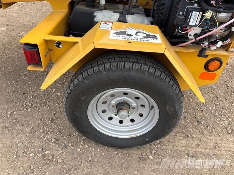 Vermeer BC700XL Tow-Behind Wood Chipper Trituradoras de madera