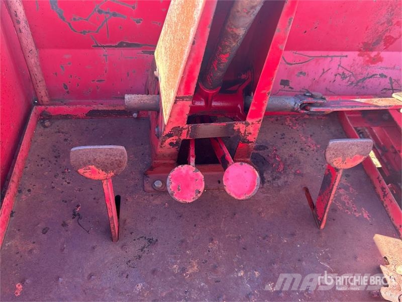 Versatile 103 Swather Windrower Рядковые косилки