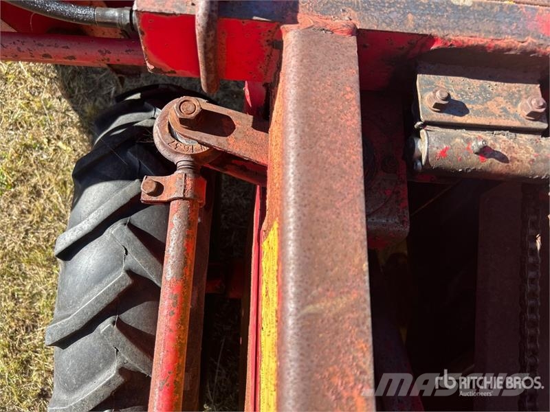 Versatile 103 Swather Windrower Рядковые косилки