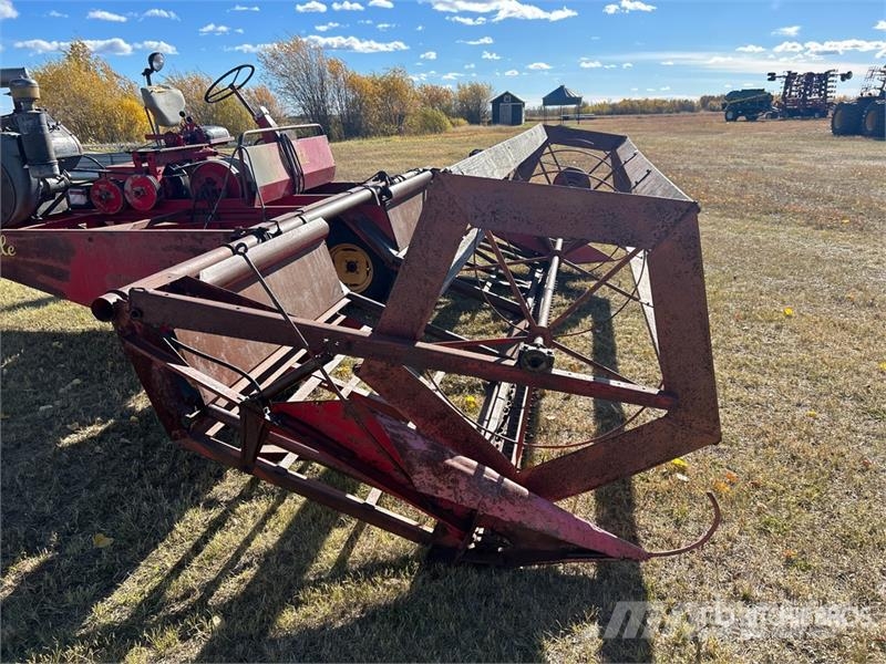 Versatile 103 Swather Windrower Рядковые косилки