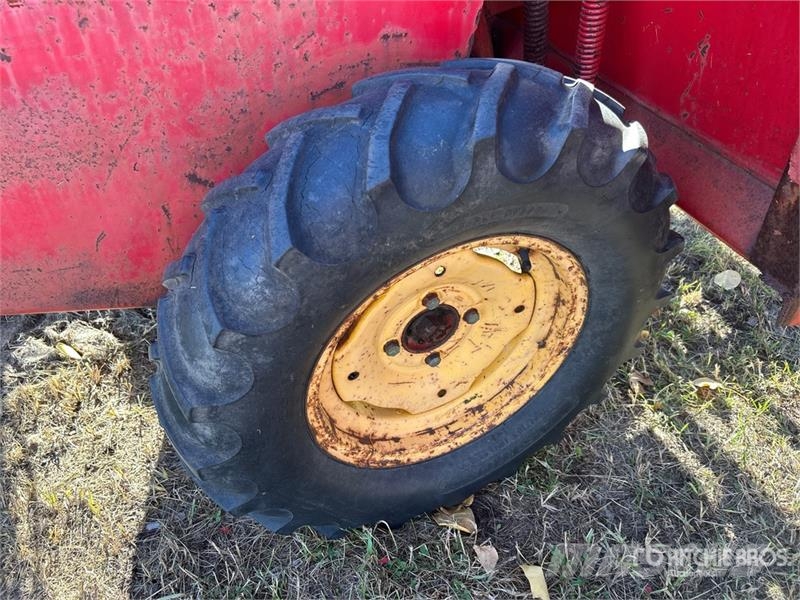 Versatile 103 Swather Windrower Рядковые косилки