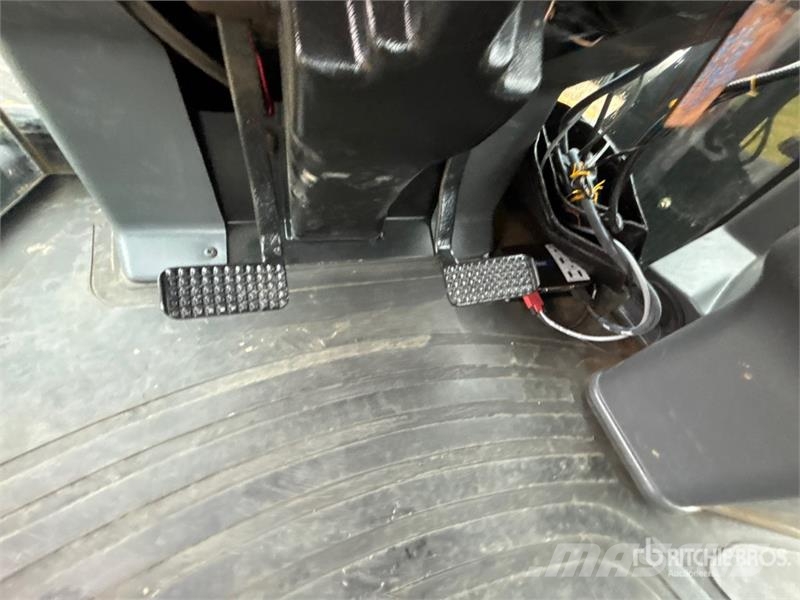 Versatile 2360 Articulated 4WD Tractor 농기계 - 기타