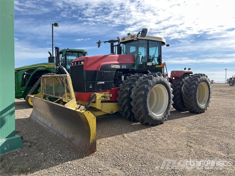 Versatile 2375 Articulated 4WD Tractor Farm machinery