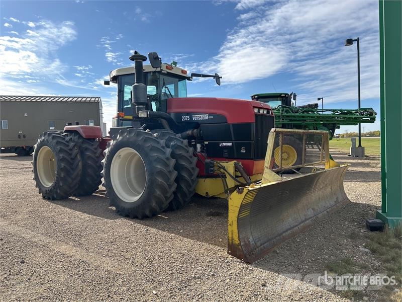 Versatile 2375 Articulated 4WD Tractor Farm machinery