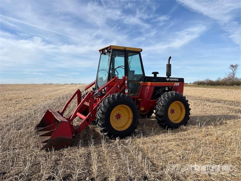 Versatile 256 Bi-Directional Tractor Trattori