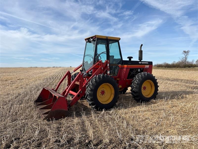 Versatile 256 Bi-Directional Tractor Trattori